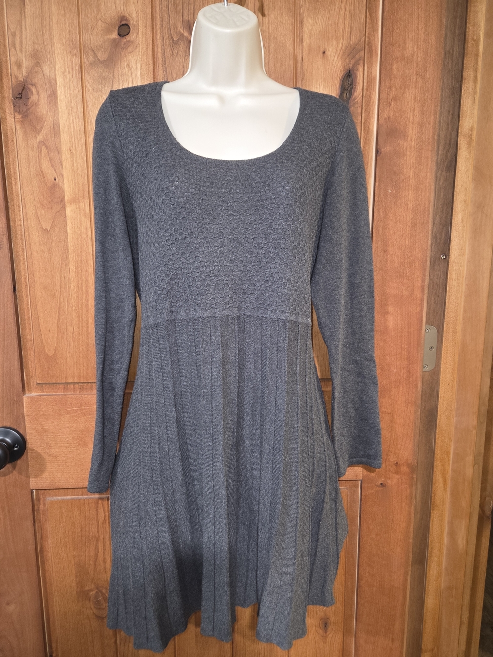Daisy Fuentes Charcoal Gray Long Sleeve Scoop‎ Neck Knit Dress